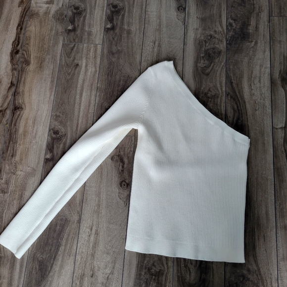 Knit top - Picture 1 of 2